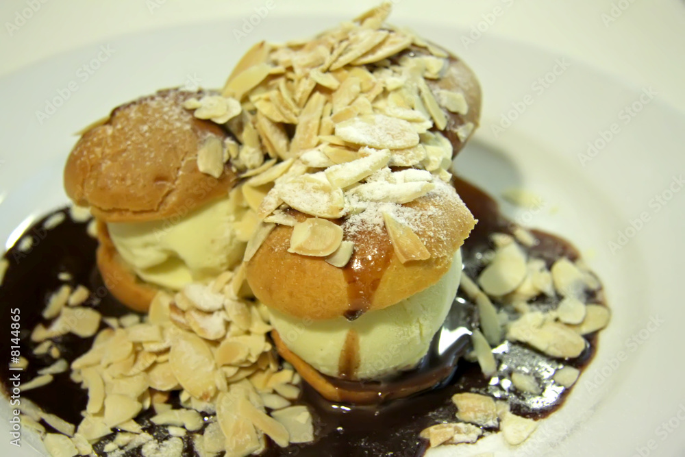 Profiteroles