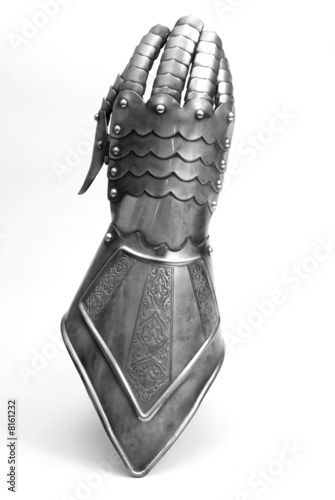 Hour-Glass Gauntlet (Finger Gauntlet)