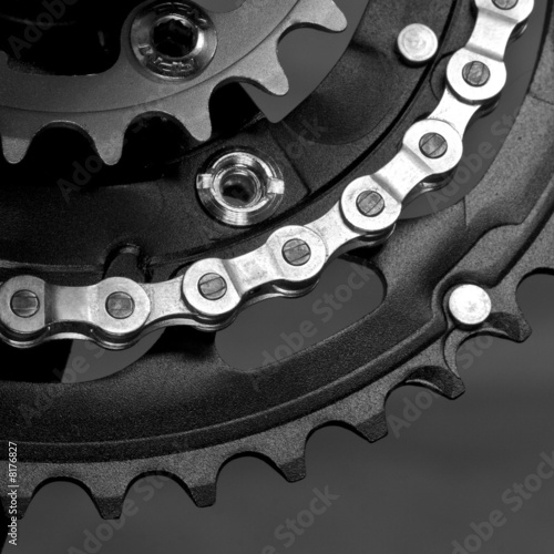 MTB crankset with chain