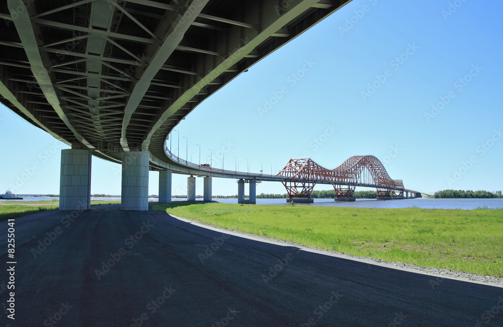 Fototapeta premium Khanty-Mansiysk, the bridge through Irtysh-river
