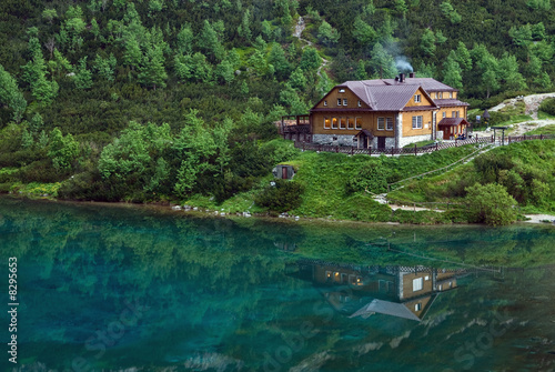 Green lake reflection - Mountain cottage in High Tatras