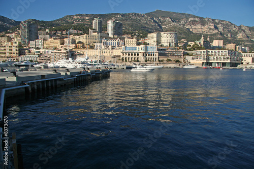 Fototapeta Naklejka Na Ścianę i Meble -  Vue de Monaco depuis le port