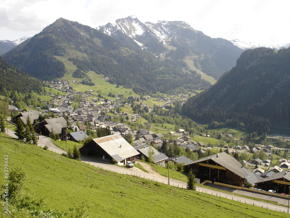 Le village de Châtel dans le Chablais (Haute-Savoie)
