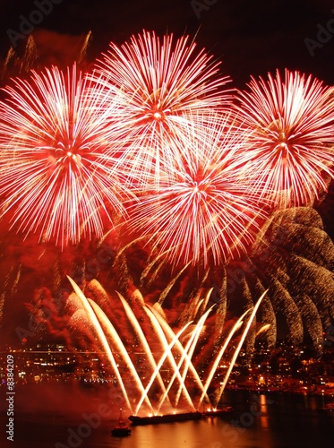 Wallpaper Mural Red fireworks Torontodigital.ca