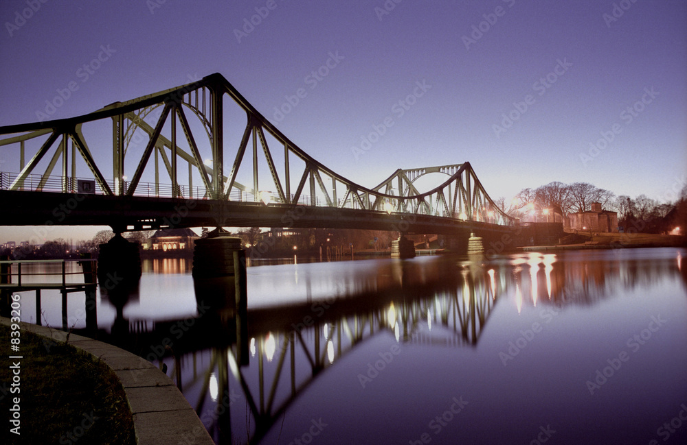 Glienicker Brücke von Berlin gesehen