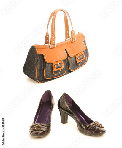 Kit of two items, leather shoes with high heel and bag