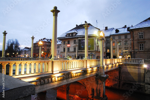 Piazza Preseren e Ponte Triplo a Lubiana - Slovenia photo