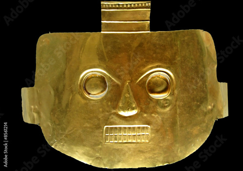 Peruvian culture - Golden Mask