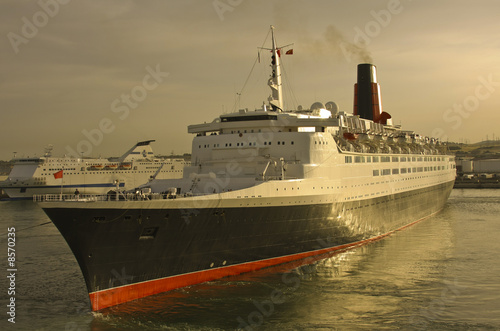 Luxury cruise liner © Stephen Woollcott