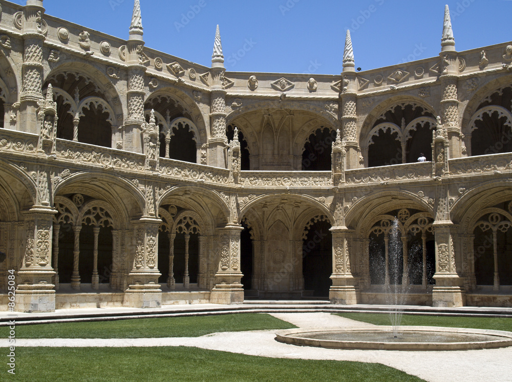 Obraz premium Cloître et fontaine, Monastère de Jeronimos, Lisbonne
