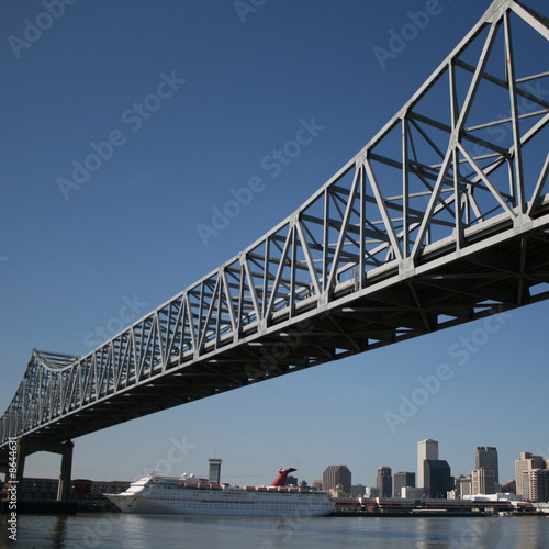 bridge with New Orleans skyline © Stephen Finn