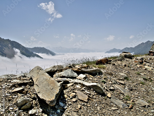Mountain range in Fog © laurent dambies