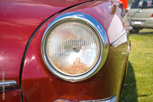headlight red car