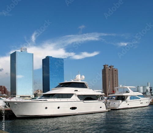 Luxurious Yachts © Yali Shi