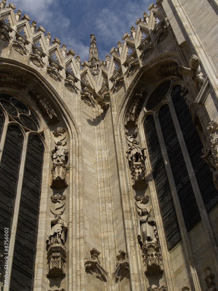 Esculturas en el abside de la Catedral de Milan