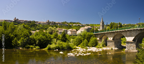 Wallpaper Mural Vieux pont et cours d'eau en Ardèche Torontodigital.ca