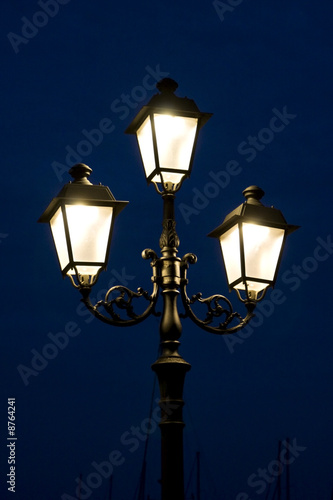 Old, stylish multi-branch steret lamp