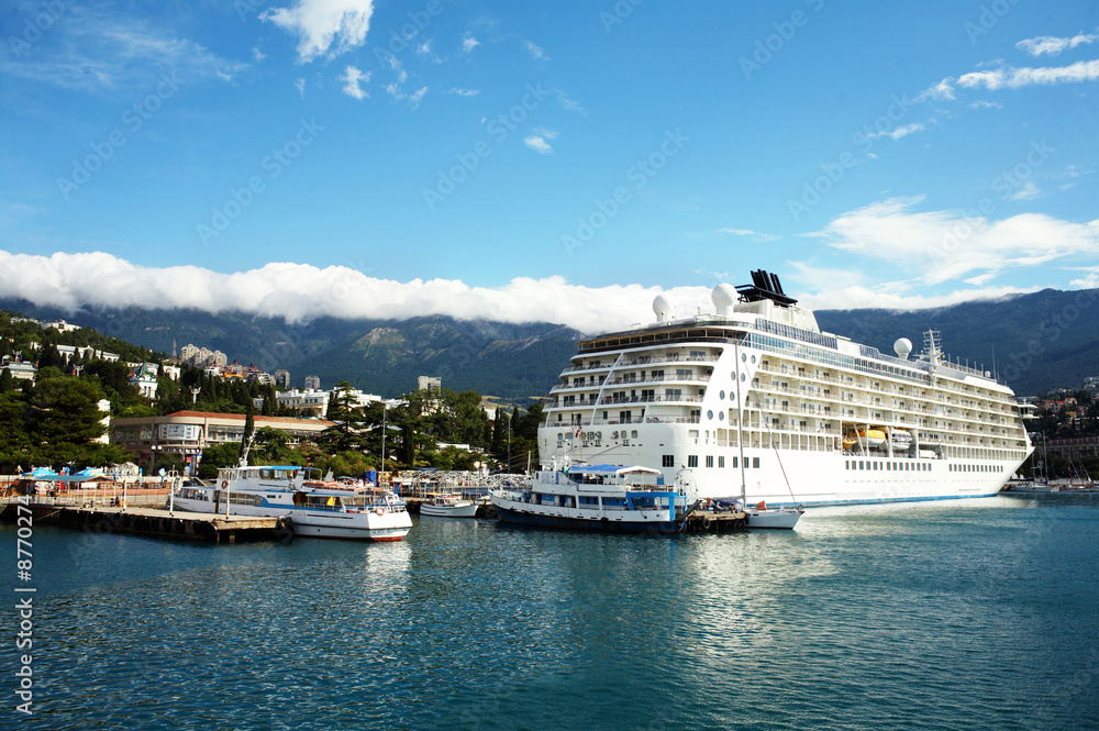 Cruise liner Cruise liner