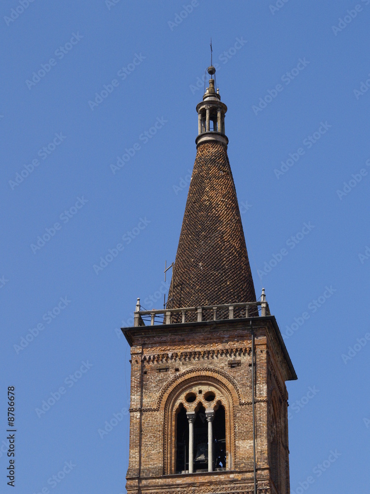 Torre de una iglesia en Pavia (Italia) Torre de una iglesia en Pavia (Italia)