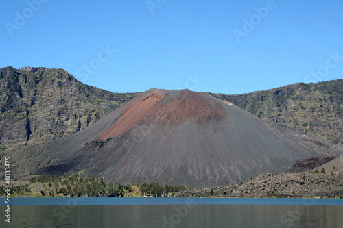 Cône volcanique du Gunung Baru