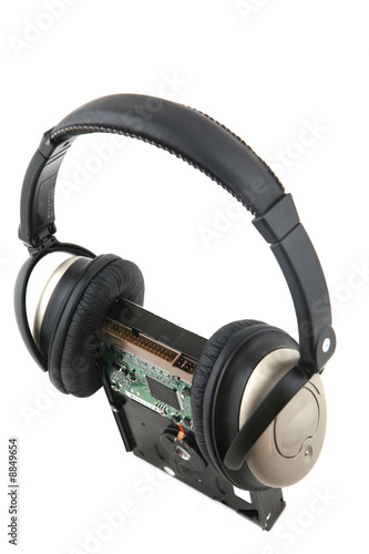 Isolated hard-disk with headphone