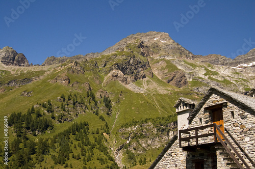 alpine refuge photo