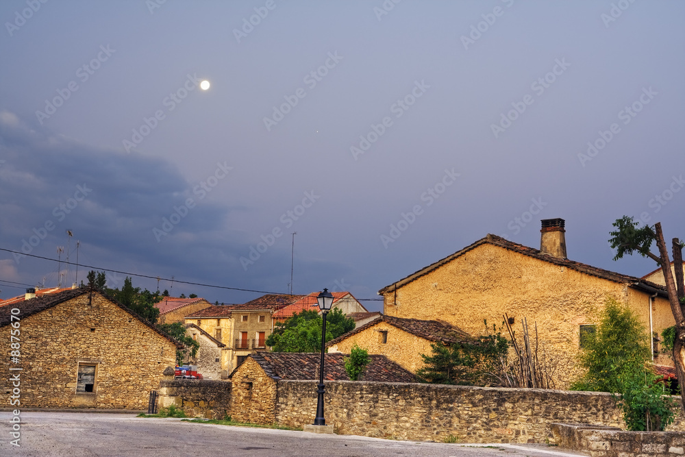 Amanece en Tamajón. Castilla la Mancha. España.