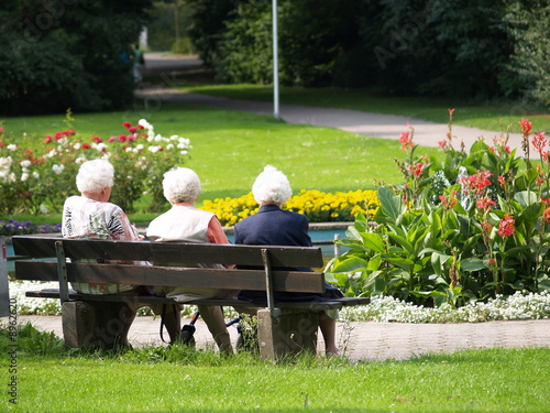 Rentner im Park