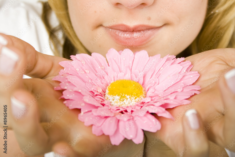 Frau mit Blüte