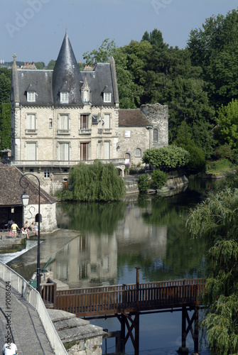 chateau et riviere photo