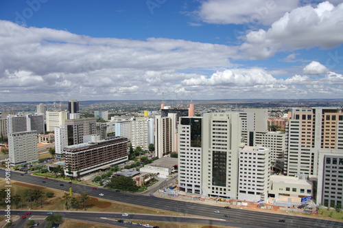 Quartier d'immeubles neufs, Brasilia, Brésil.