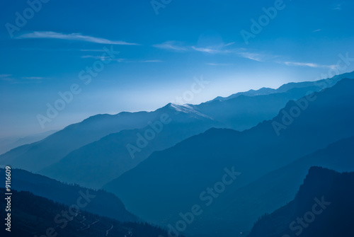 deep blue mountains, rotang path