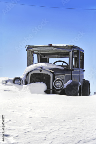 picture of an old car