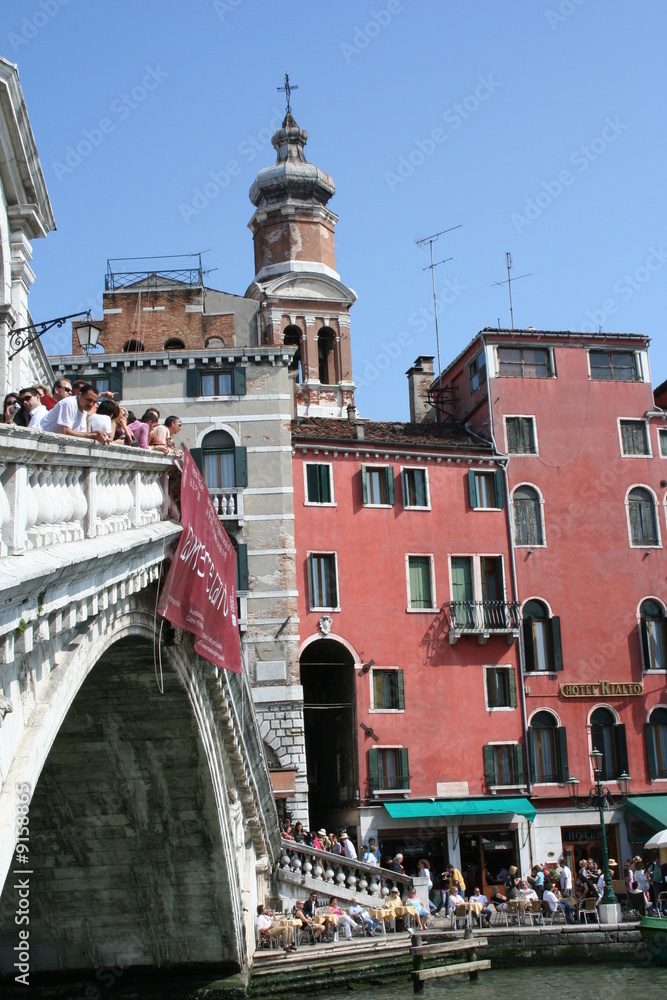 Naklejka premium Rialto Bridge in Venice Italy