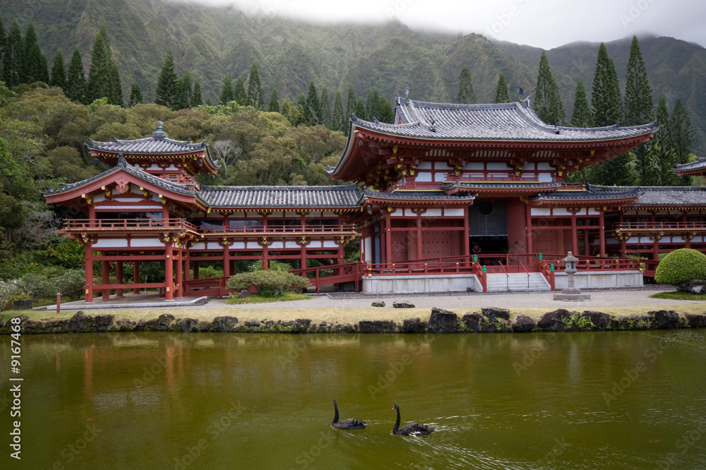 Fototapeta premium View of buddhist temple in valley of temples, oahu, hawaii
