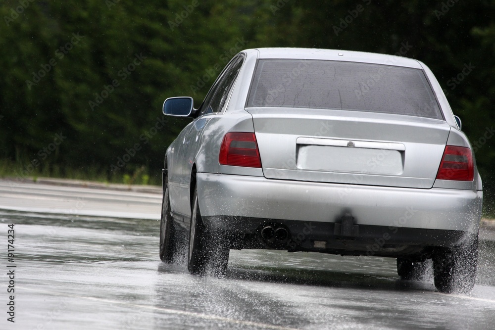 Naklejka premium conduite sous pluie