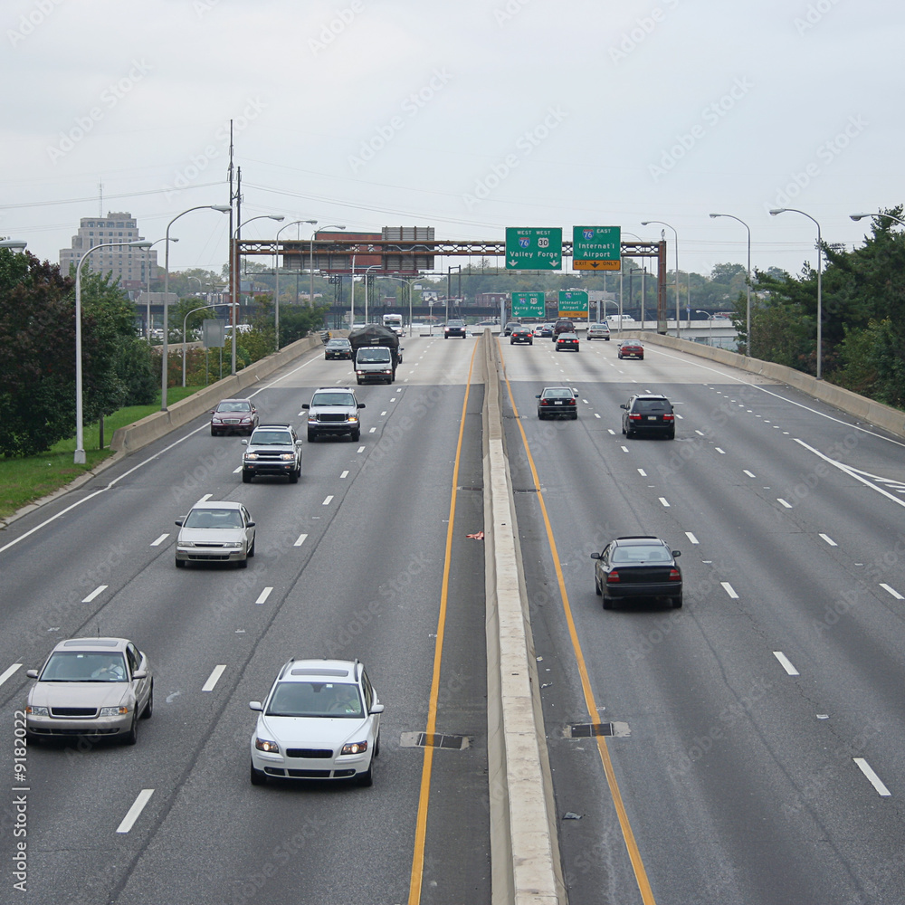 vehicles on freeway near Philadelphia