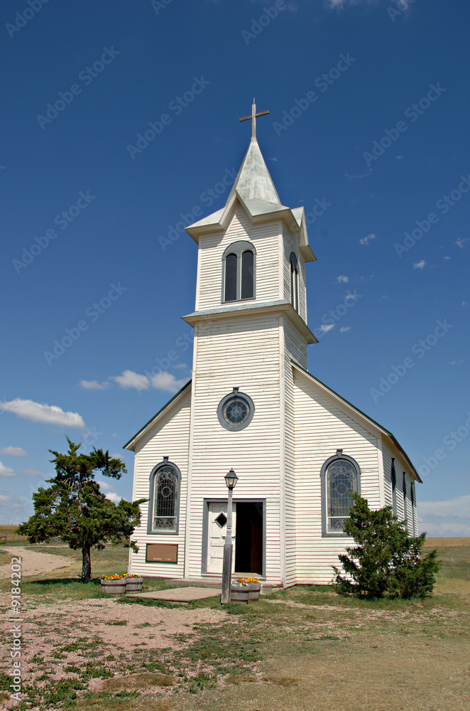 Small country church out on the prairie in South Dakota. Small country church out on the prairie in South Dakota.