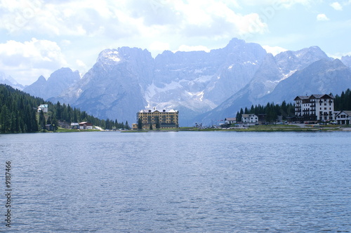 Lago di Misurina nelle Dolomiti Italy