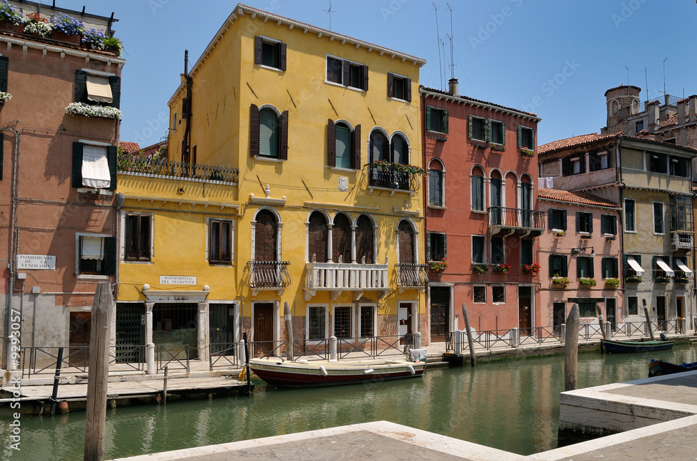 Fototapeta premium Street in Venice