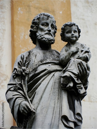 Statue of saint Joseph and baby Jesus