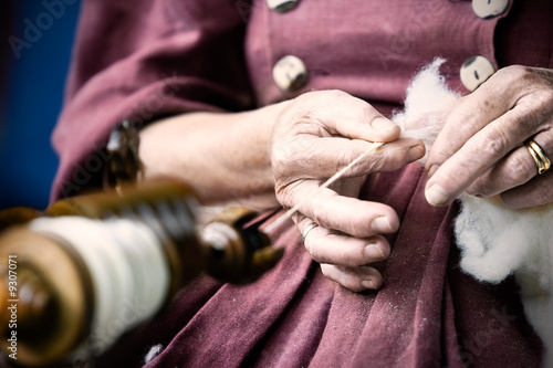 Fototapeta Making wool
