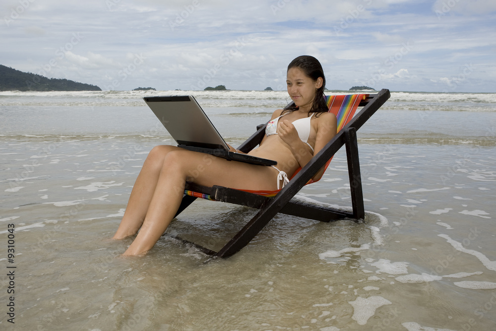 Teenager, Urlaub mit Laptop