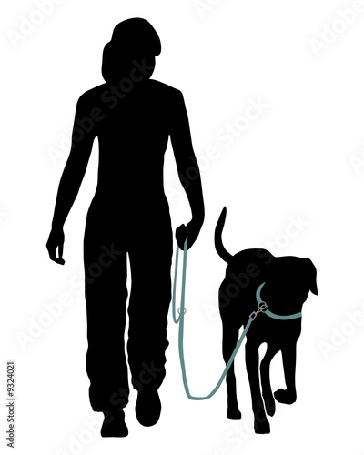 Frau mit Hund an der Leine