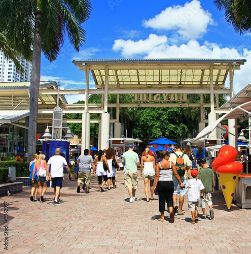 shopping precinct