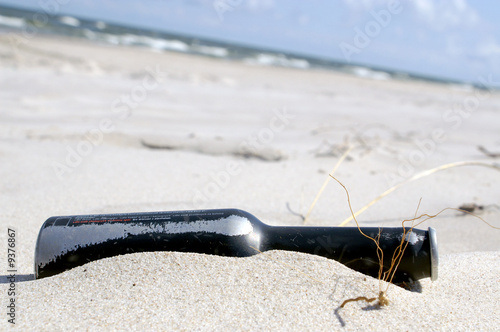 Black bottle - dust - shakedown on the beach