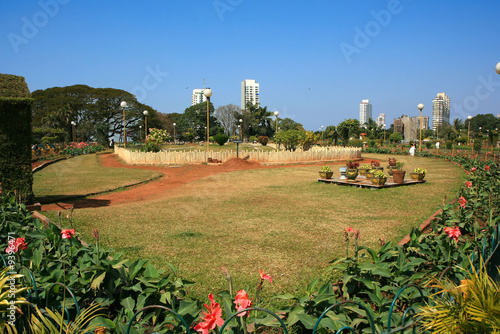 Foto Hanging Gardens in Mumbai, park on top of the hill,