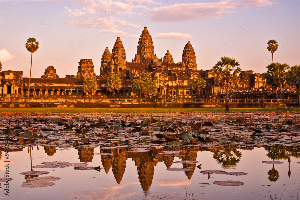 Fototapeta premium Angkor Wat Temple at sunset, Siem reap, Cambodia.