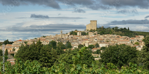 chateauneuf du pape sous orage photo
