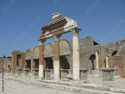 Pompei, vom Vesuv zerstörte Stadt, Italien photo